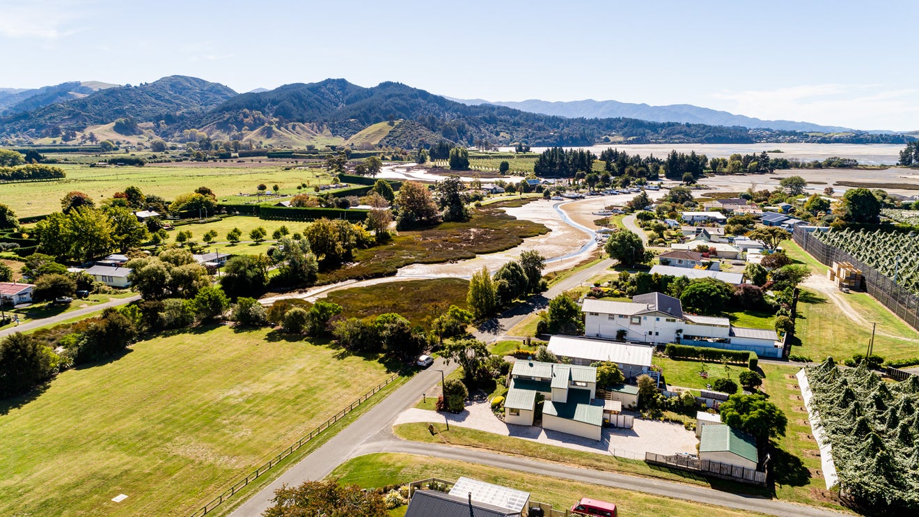 8 Wharf Road, Riwaka - Carousel 1