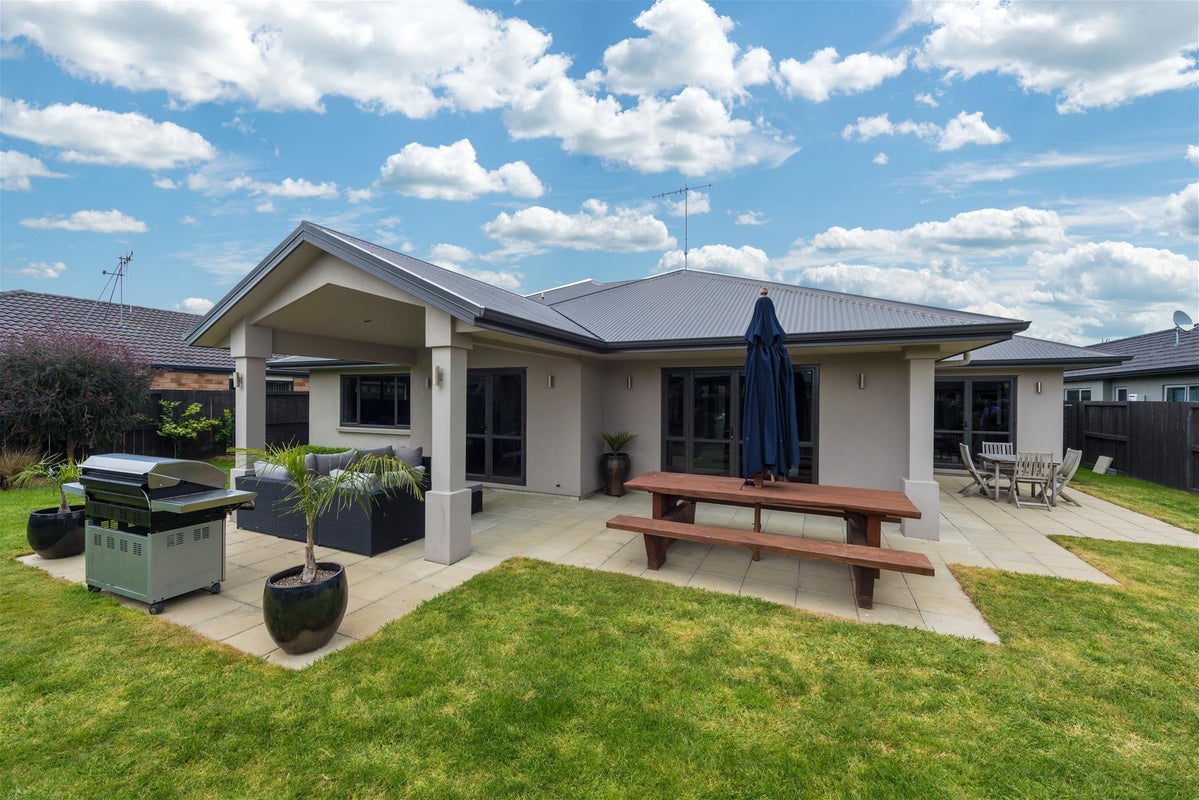 11 Wakefield Place, Rototuna North, Hamilton - Carousel 2