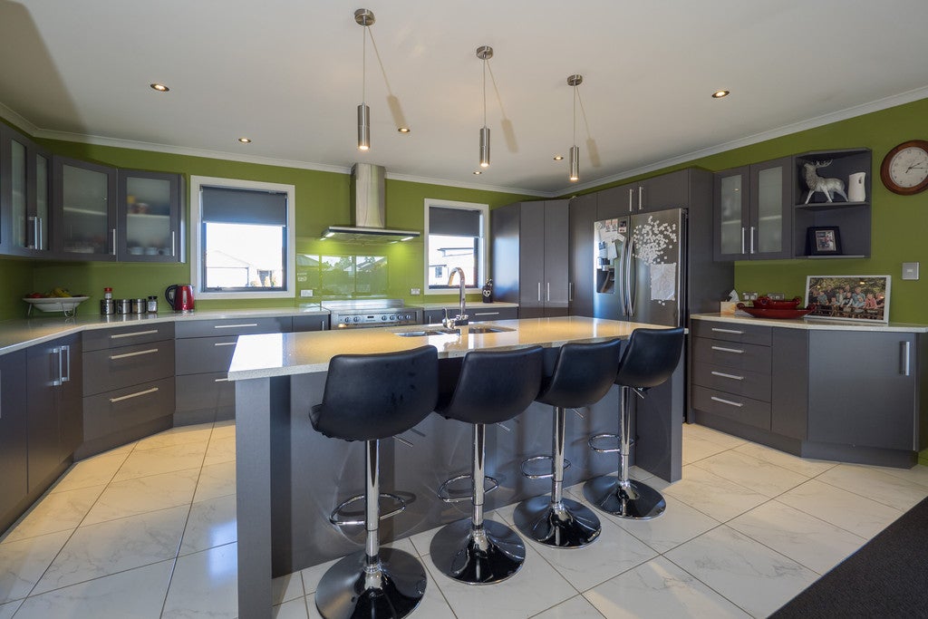 4 Goldrich Grove, Netherby, Ashburton - Carousel 2