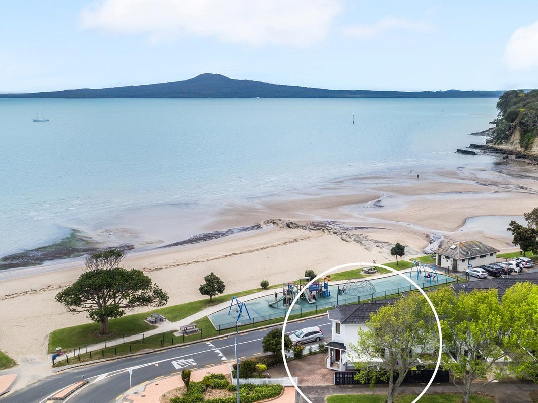 1/1 Cliff Road, St Heliers, Auckland - Carousel 1
