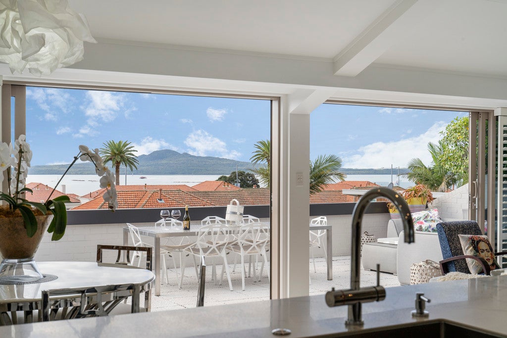 3/35 Marau Crescent, Mission Bay, Auckland - Carousel 2