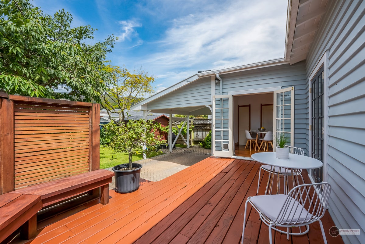 2/12 Raymond Terrace, Fairfield, Lower Hutt - Carousel 1