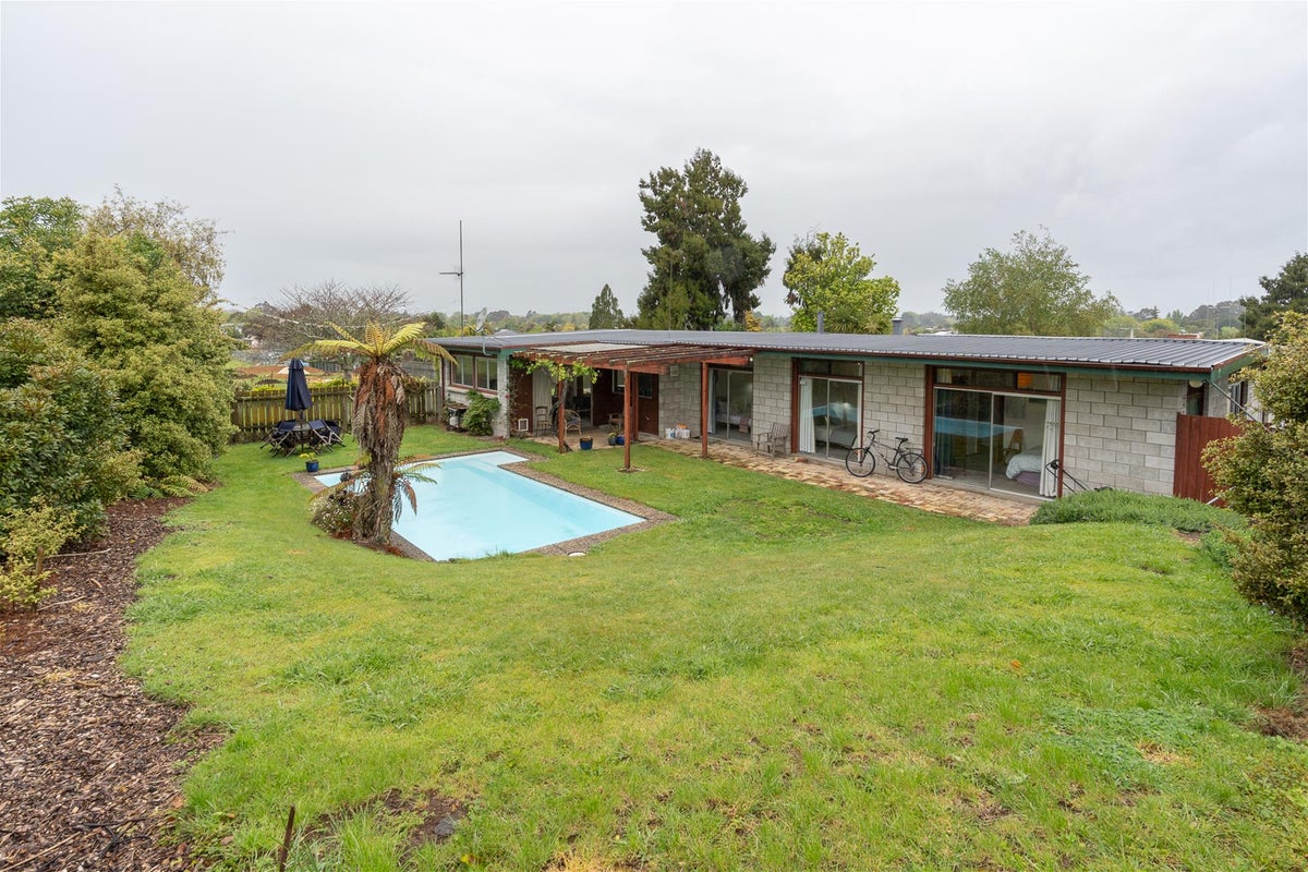 5 McCracken Avenue, Hillcrest, Hamilton - Carousel 1