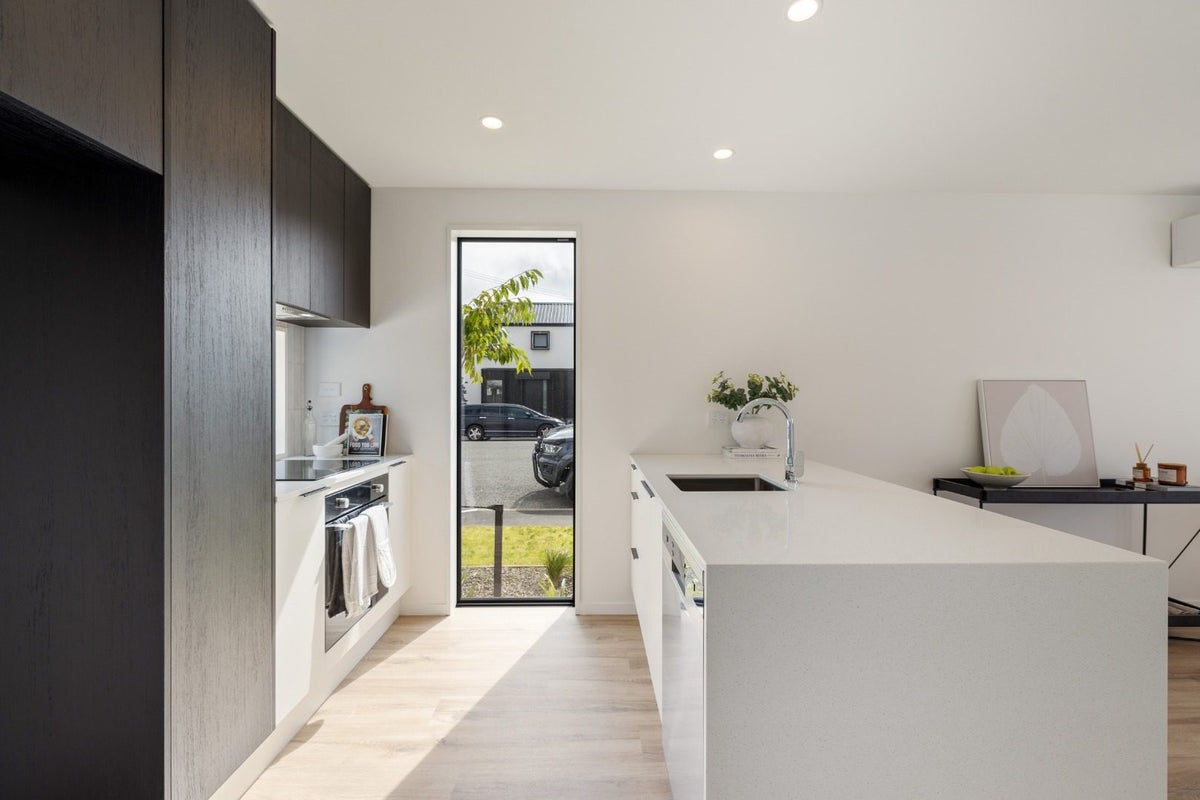 4/498 Manchester Street, St Albans, Christchurch - Carousel 2