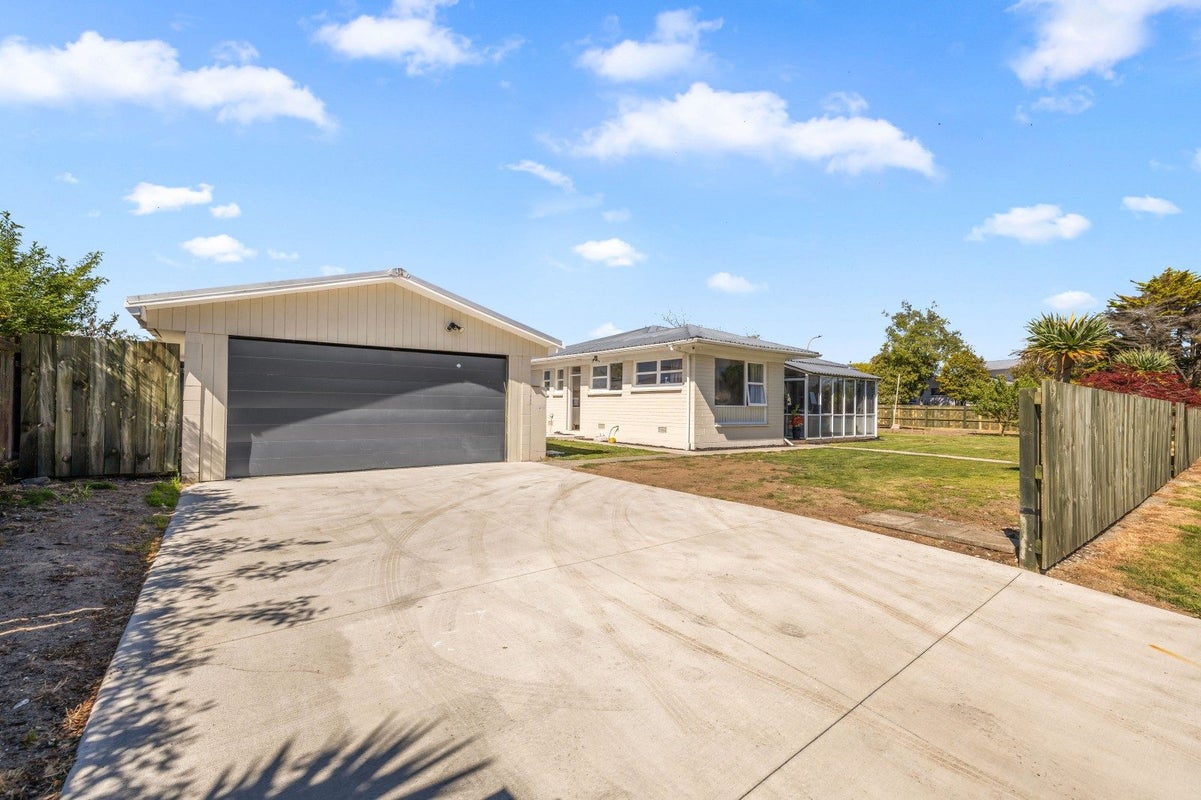 15 Compton Street, Fenton Park, Rotorua - Carousel 1