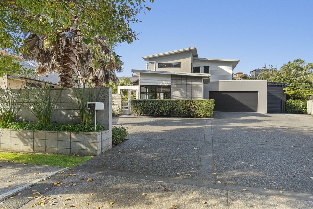 13 Fernbrook Drive, Hurworth, New Plymouth - Carousel 34