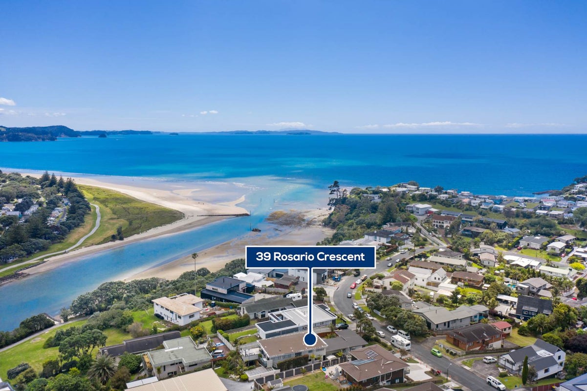 39 Rosario Crescent, Red Beach, Whangaparaoa - Carousel 1
