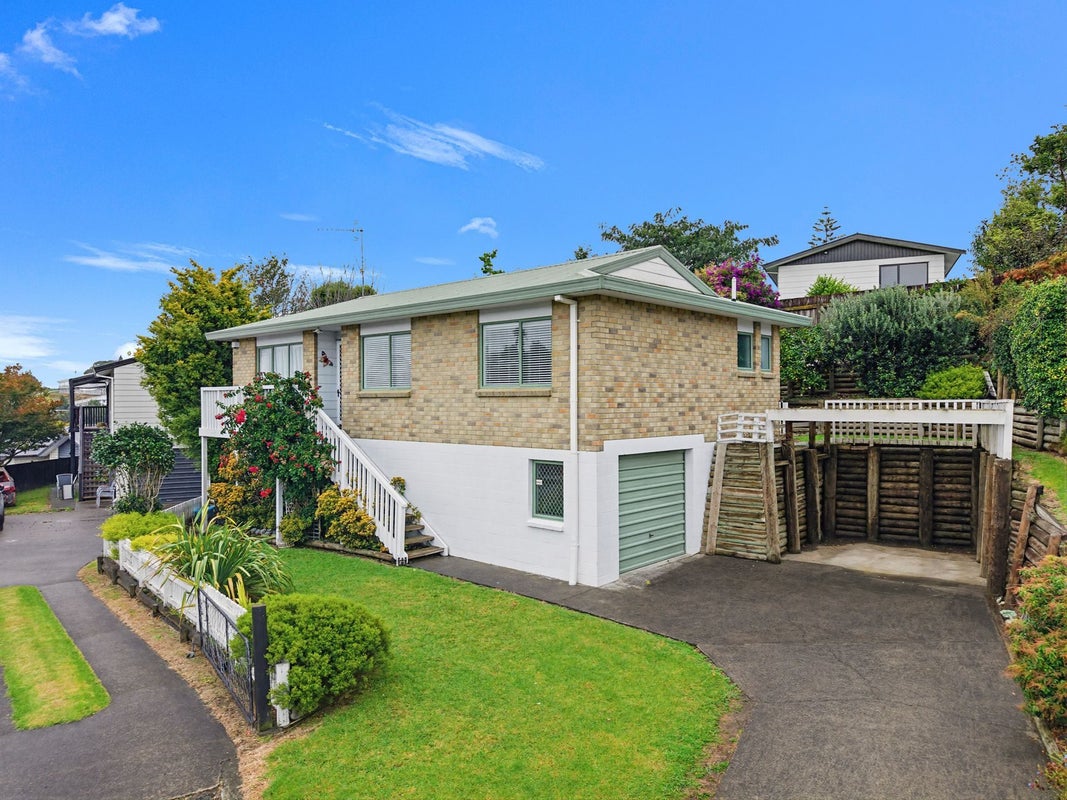10 Dunrobbin Place, Gate Pa, Tauranga - Carousel 2