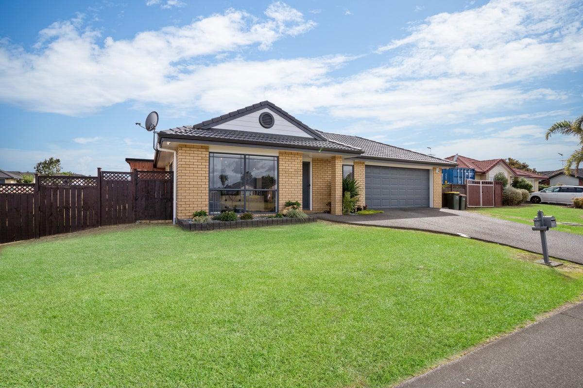 301 Mahia Road, Weymouth, Auckland - Carousel 1
