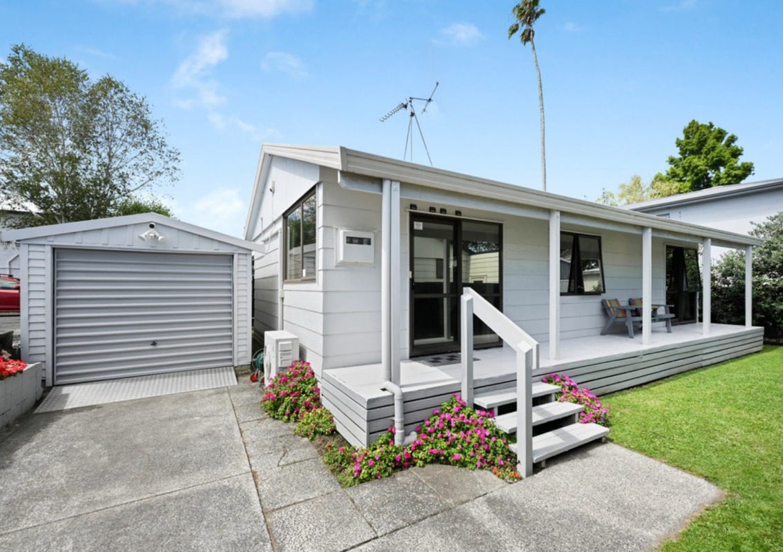 4B Palmer Street, Hamilton East, Hamilton - Carousel 2