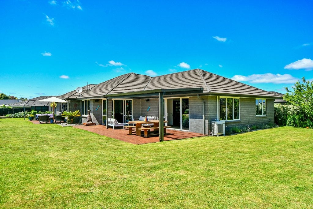 20 Searle Drive, Patumahoe, Pukekohe - Carousel 1