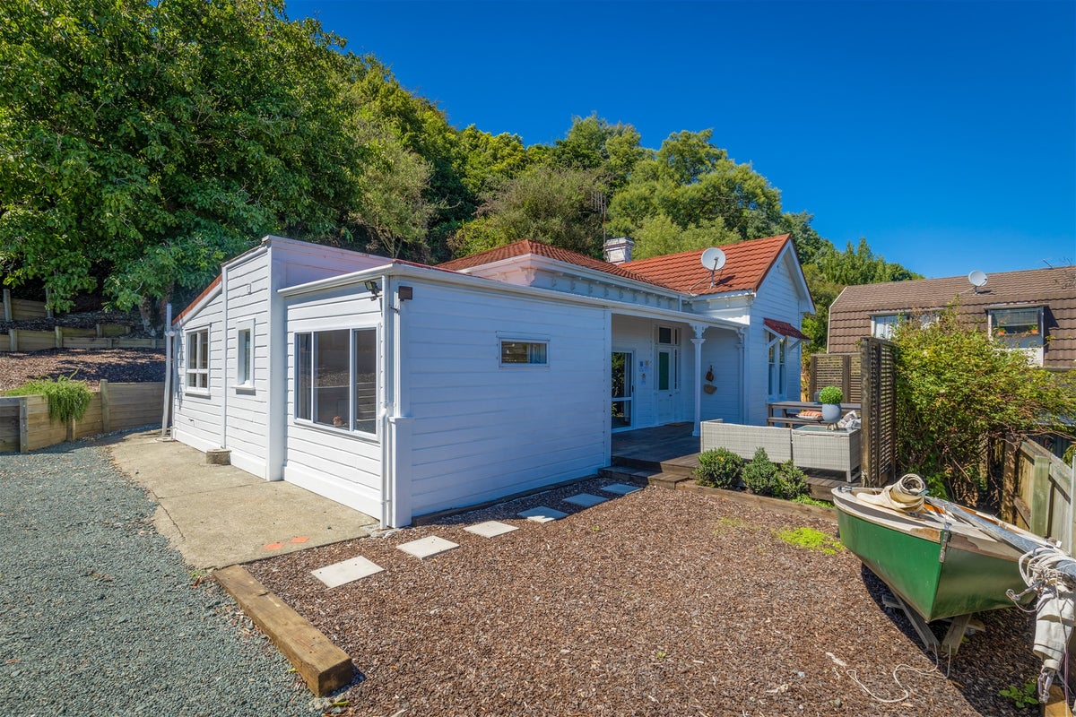 161 Tahunanui Drive, Tahunanui, Nelson - Carousel 2