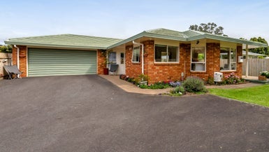 122B Govett Avenue, Frankleigh Park, New Plymouth - Carousel 1