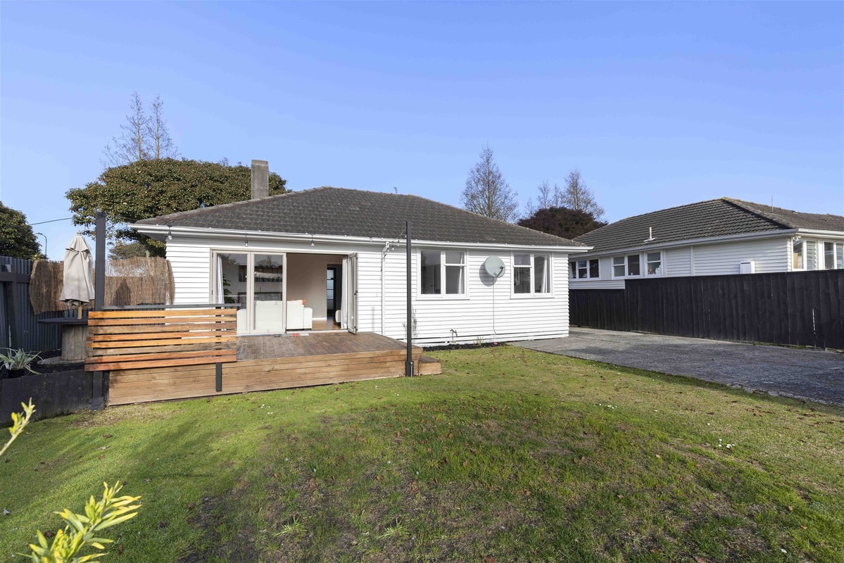 4 Croall Crescent, St Andrews, Hamilton - Carousel 1