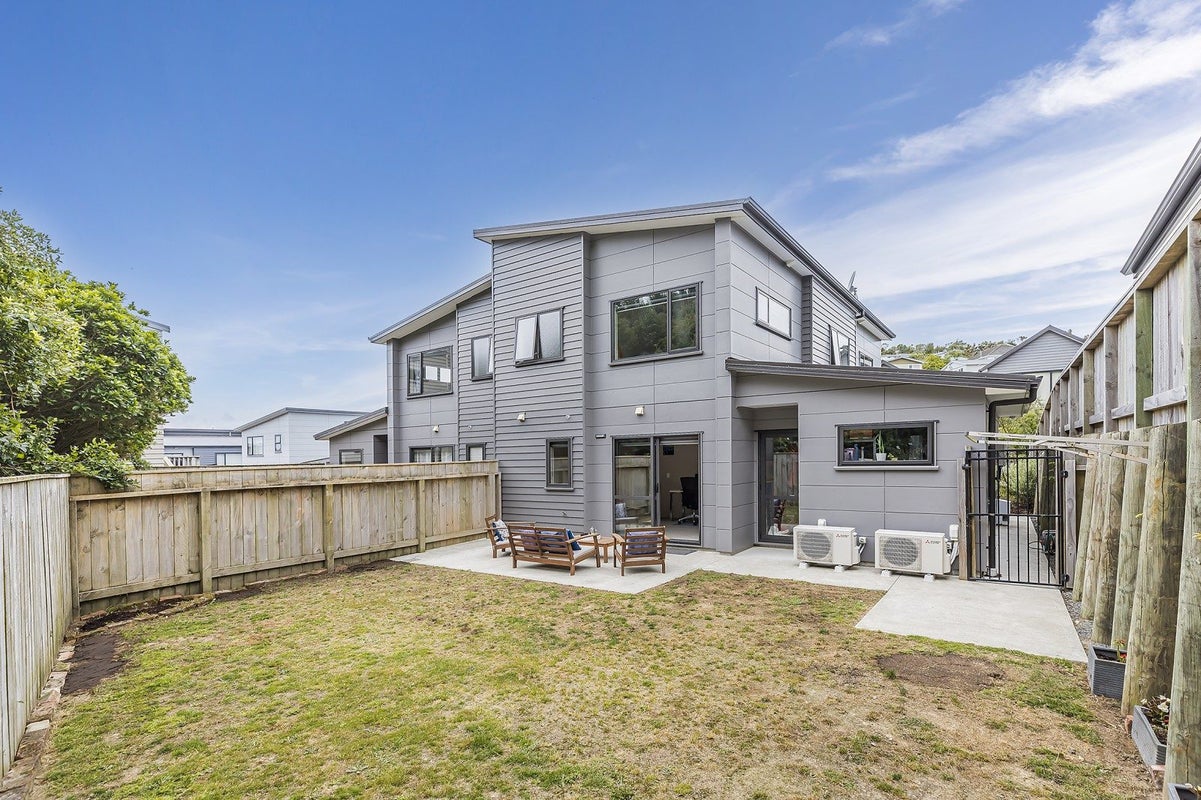 19 Brindle Way, Newlands, Wellington - Carousel 2