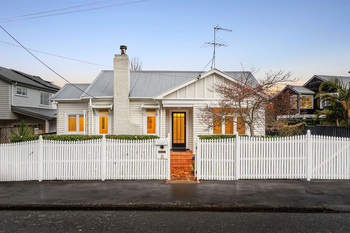 10 Faulkner Road, Northcote Point, Auckland - Carousel 1