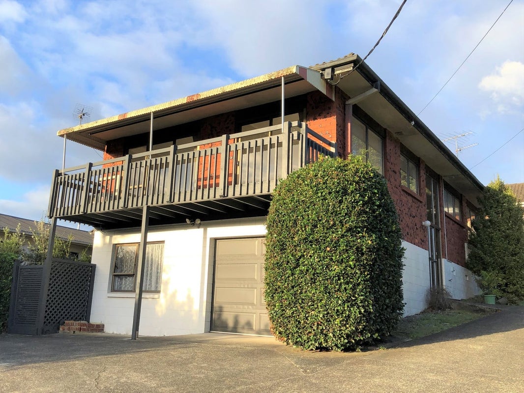 1/723 Beach Road, Browns Bay, Auckland - Carousel 2