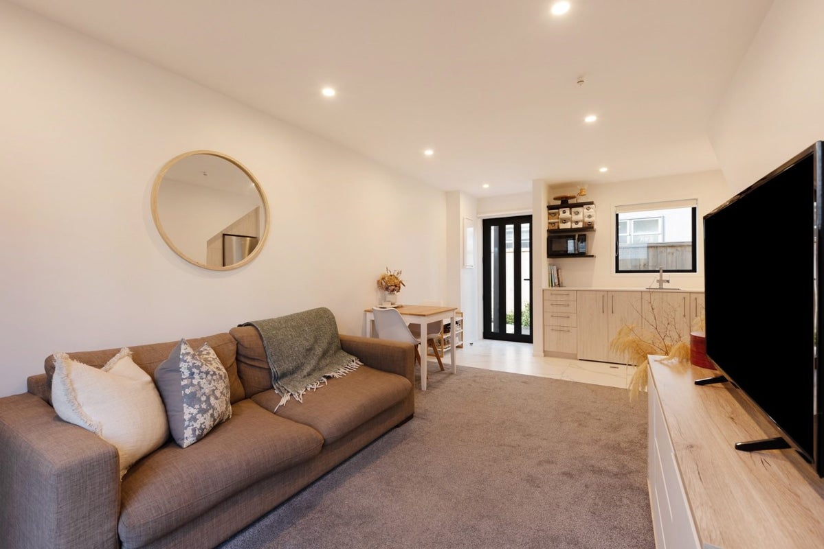 4B Avon Street, Waterloo, Lower Hutt - Carousel 2