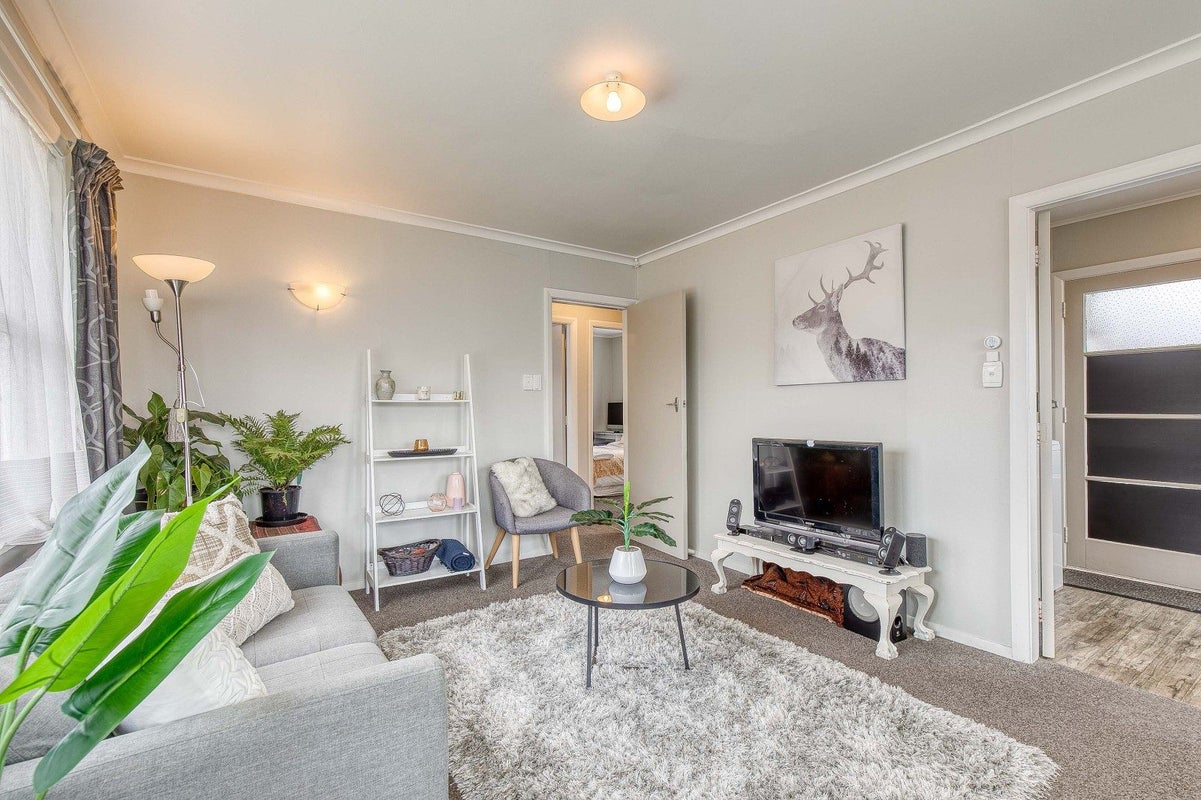 3/31 Hillside Drive, Maoribank, Upper Hutt - Carousel 2