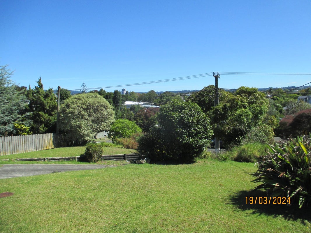 77 Mcleod Road, Te Atatu South, Auckland - Carousel 2