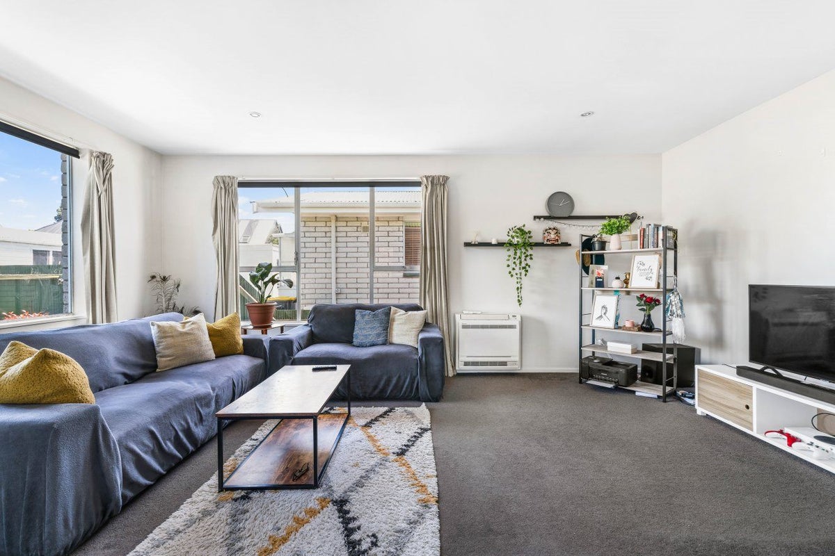 2/22 Apollo Place, Papanui, Christchurch - Carousel 2