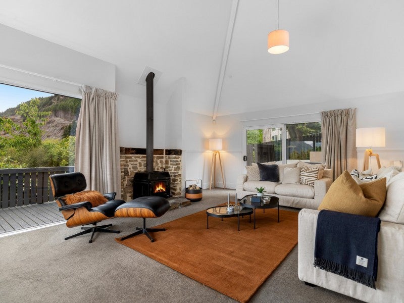 0 Arawata, Jackson Bay, Haast - Carousel 1