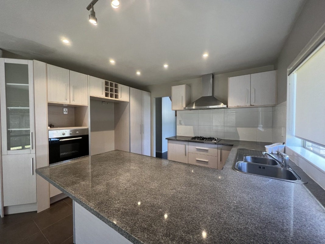 45 Riverglade Parkway, Te Atatu South, Auckland - Carousel 2