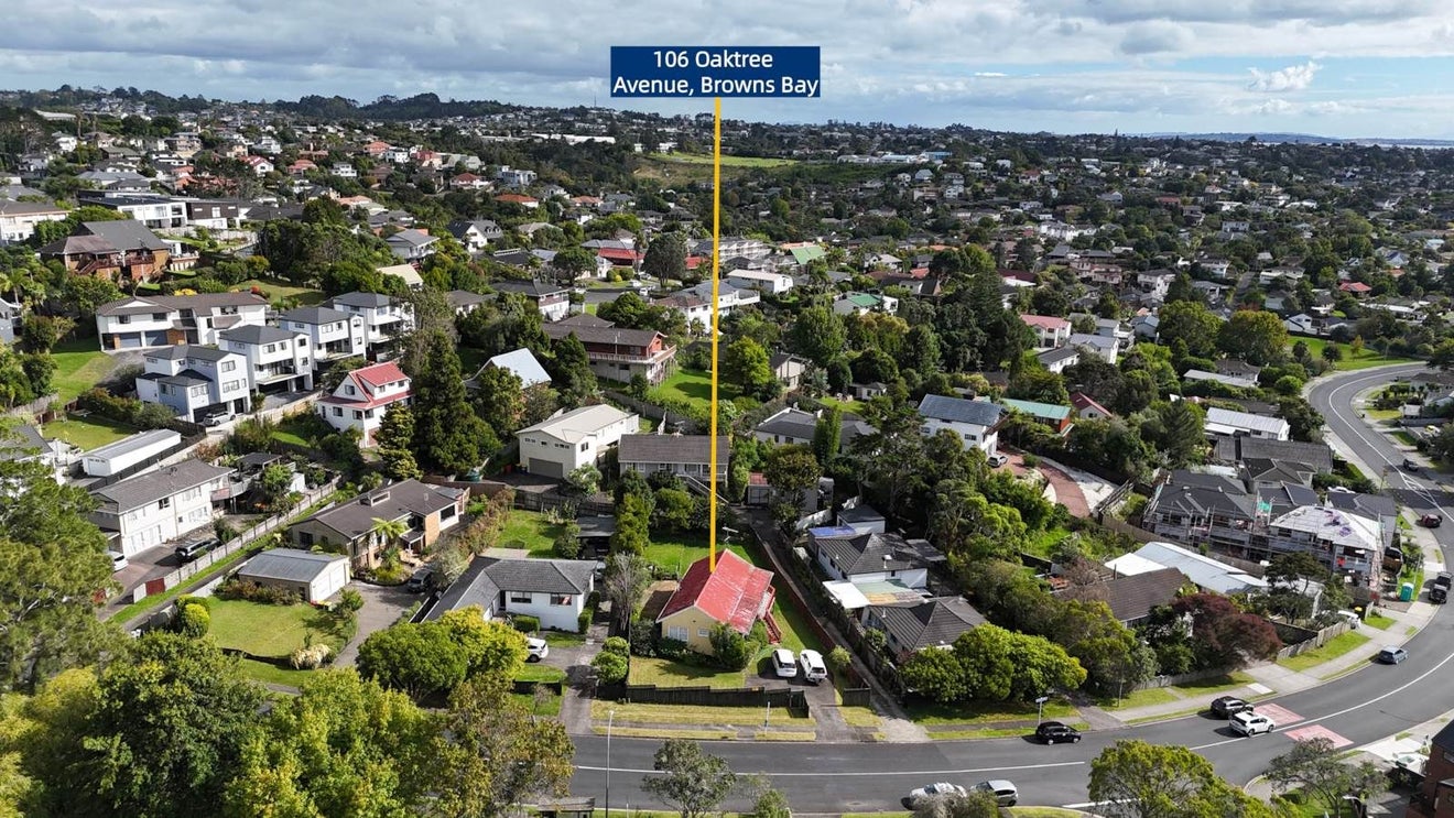 106 Oaktree Avenue, Browns Bay, Auckland - Carousel 1
