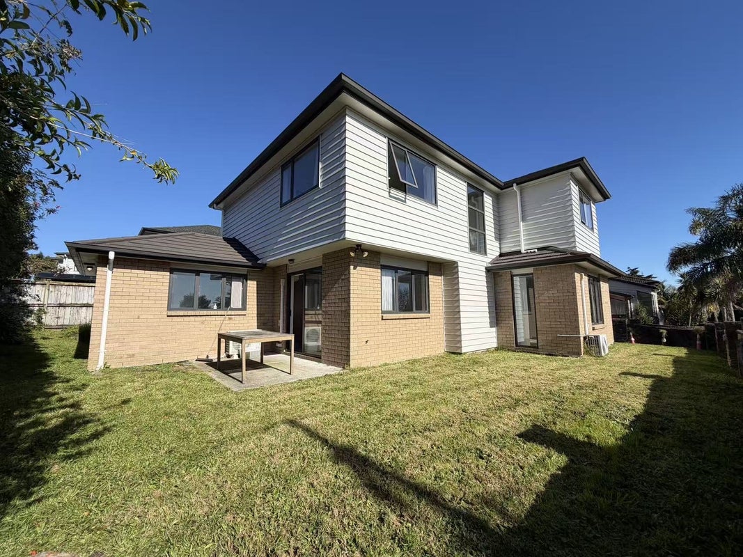 43 Redoubt Road, Goodwood Heights, Auckland - Carousel 2