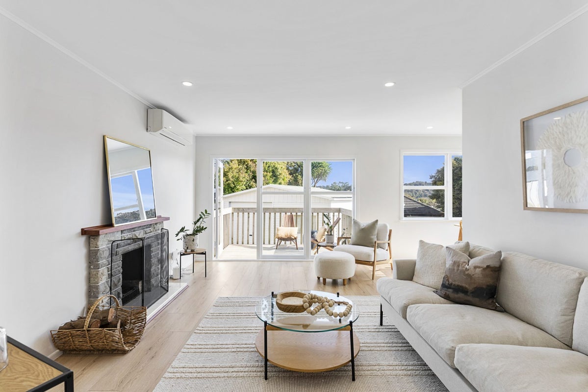31 Hayman Place, Beach Haven, Auckland - Carousel 2