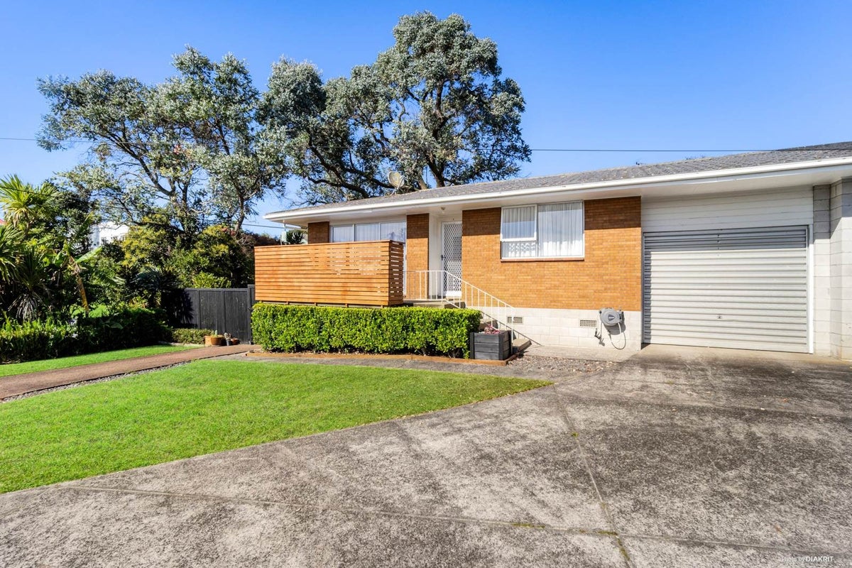 1/57 Fruitvale Road, New Lynn, Auckland - Carousel 1