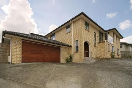 24 Catlins Place, Fairview Heights, Auckland - Carousel 1