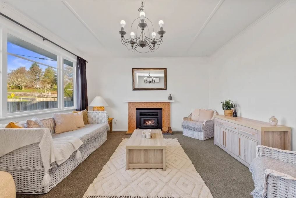 6 Nikau Street, Springfield, Rotorua - Carousel 1