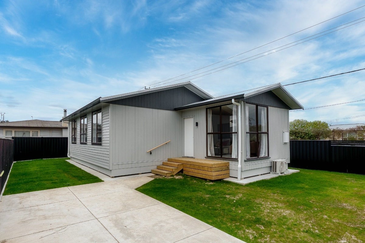 5C Harold Holt Avenue, Onekawa, Napier - Carousel 1