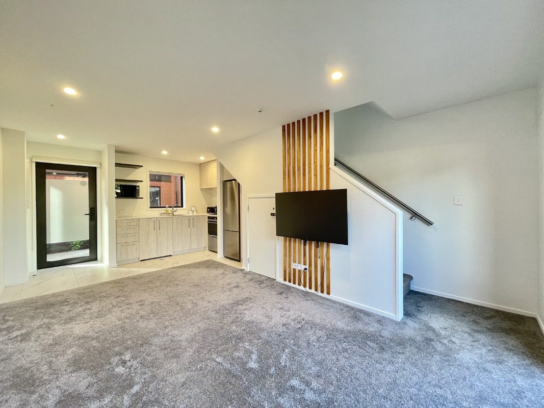 7/1 Milne Crescent, Taita, Lower Hutt - Carousel 1