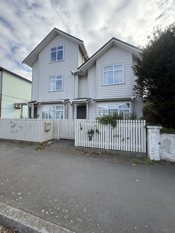 16 Te Wharepouri Street, Berhampore, Wellington - Carousel 1