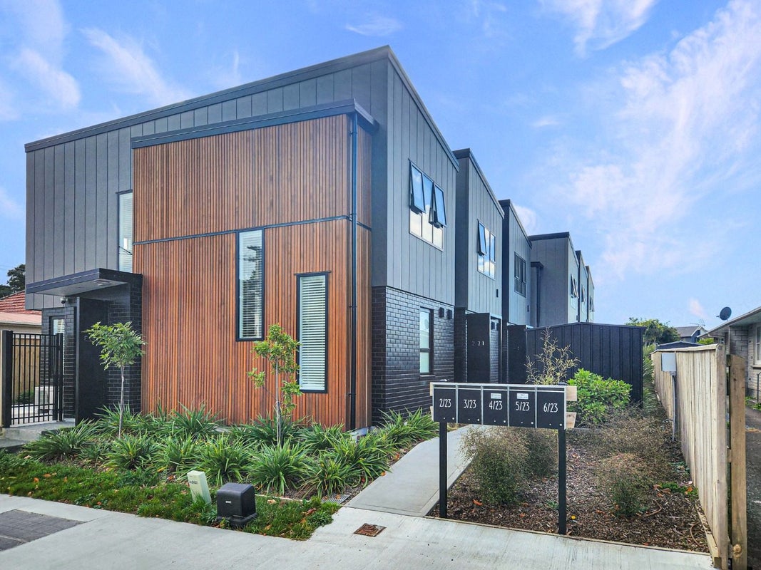 4/23 Porutu Street, Fairfield, Lower Hutt - Carousel 1