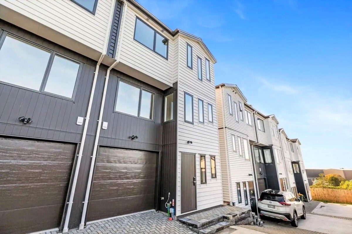 4/418 Richardson Road, Mount Roskill, Auckland - Carousel 1