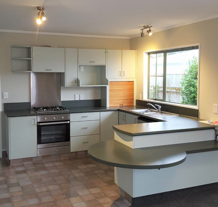 2/76 Trafalgar Street, Waterloo, Lower Hutt - Carousel 2