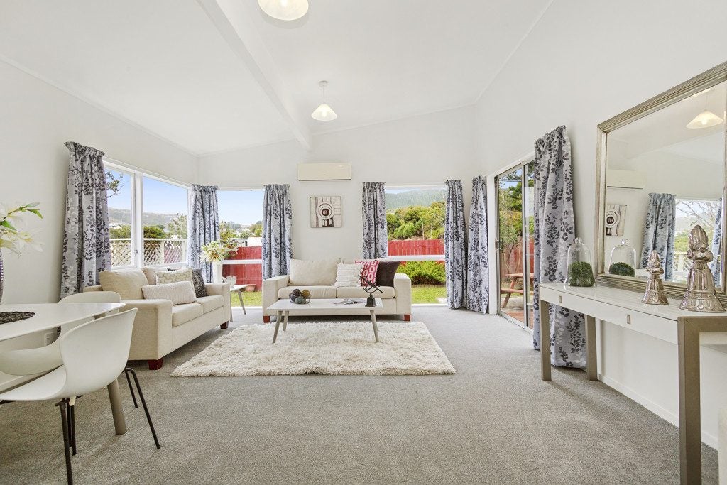9A Redwood Avenue, Tawa, Wellington - Carousel 2
