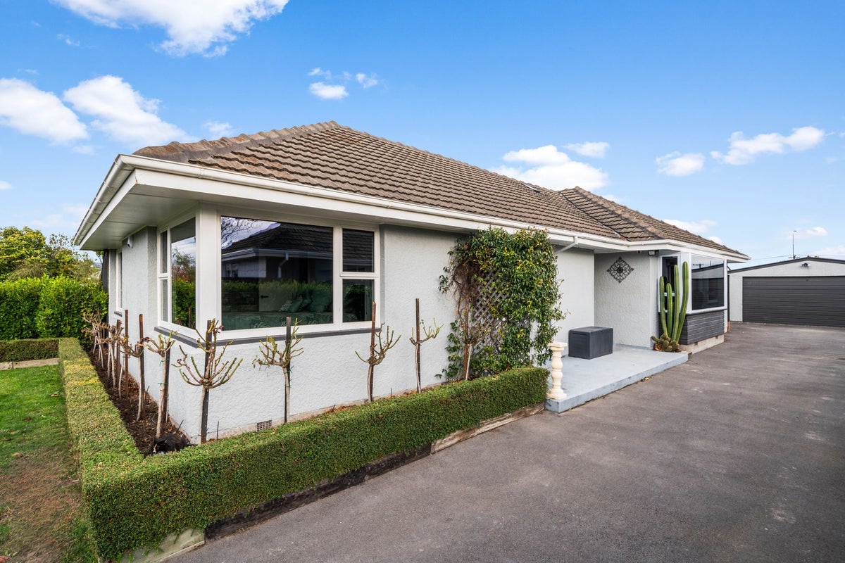 41 Liverton Crescent, Bishopdale, Christchurch - Carousel 1