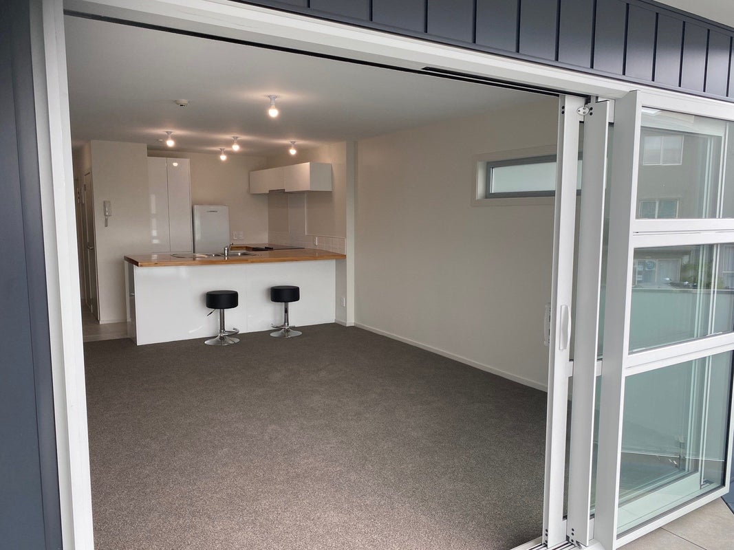 2/270 Onewa Road, Birkenhead, Auckland - Carousel 2