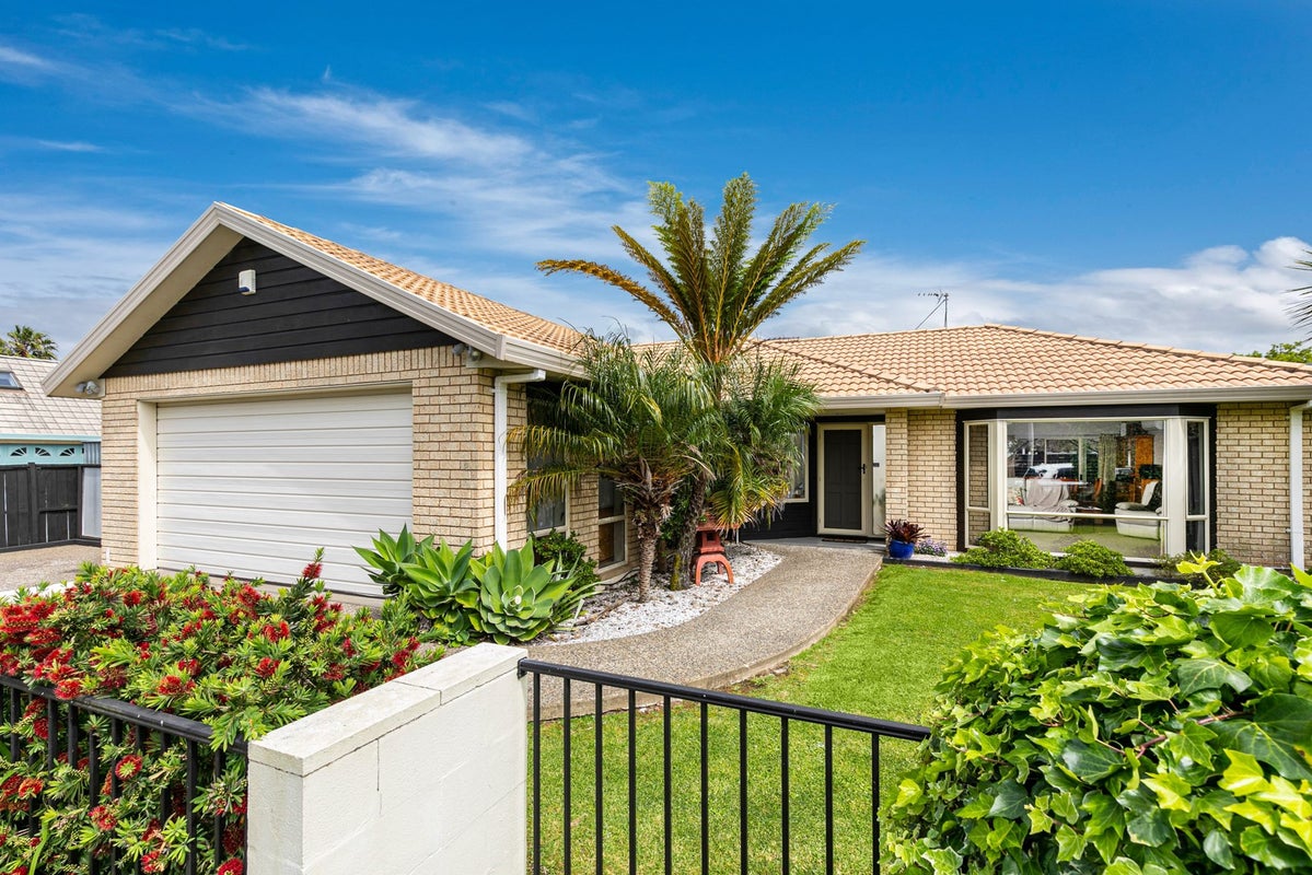 41 Wiseley Road, Hobsonville, Auckland - Carousel 1