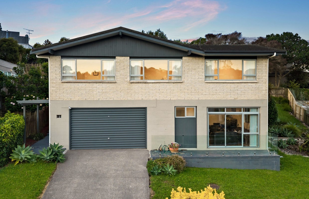 8 Coromandel Crescent, Mairangi Bay, Auckland - Carousel 1