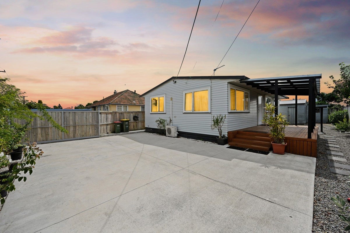 22A Pine Avenue, Bader, Hamilton - Carousel 2