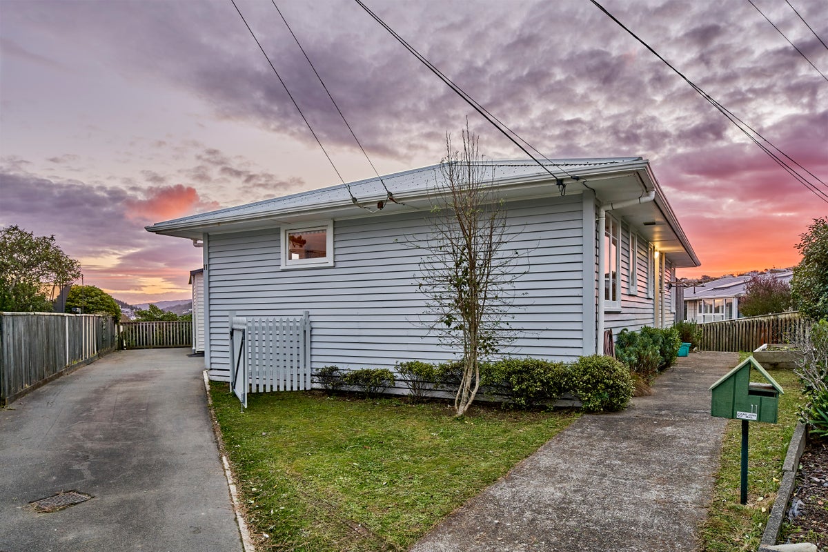 11 Dunmail Way, Newlands, Wellington - Carousel 2