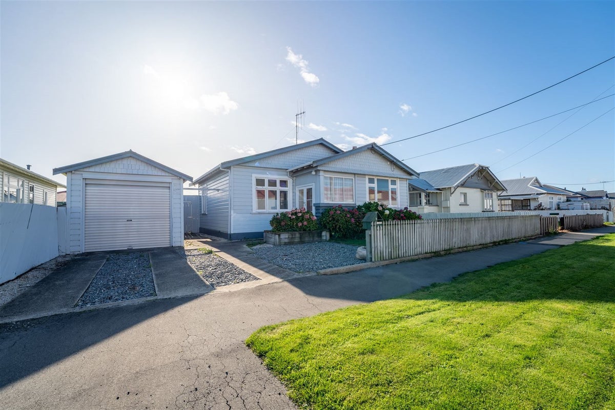 16 Foyle Street, Oamaru North, Oamaru - Carousel 1