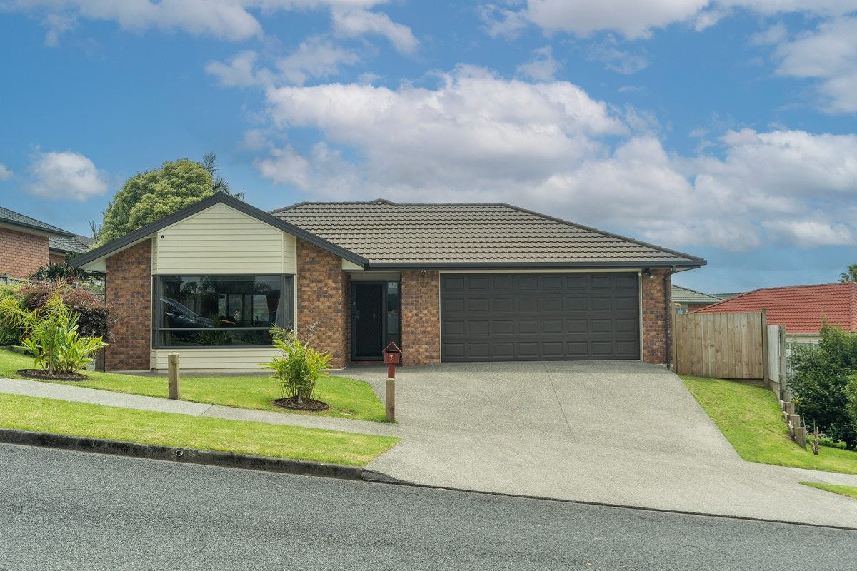 7 Balmacewan Drive, Kamo, Whangarei - Carousel 1