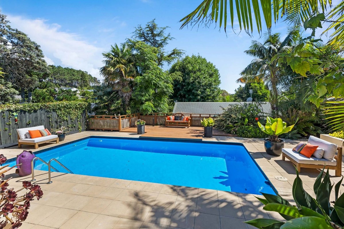 85 Park Rise, Campbells Bay, Auckland - Carousel 1