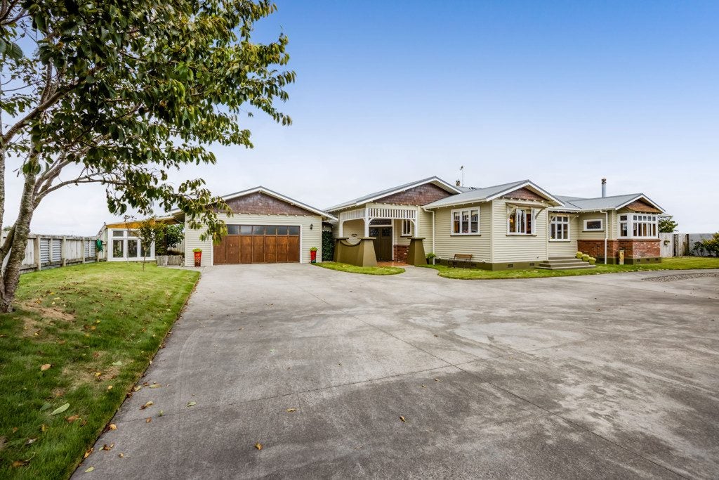 11 Witiora Road, Opunake - Carousel 1